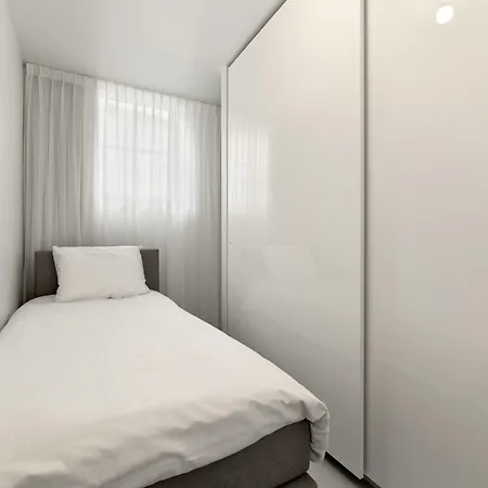 Aparthotel Urban Residences 4*