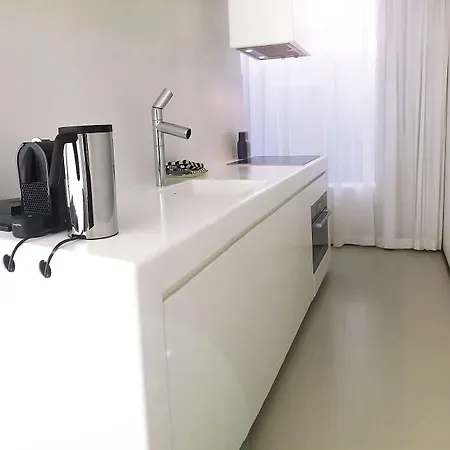 Urban Residences מלון דירות 4*