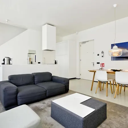 Urban Residences Aparthotel 4*