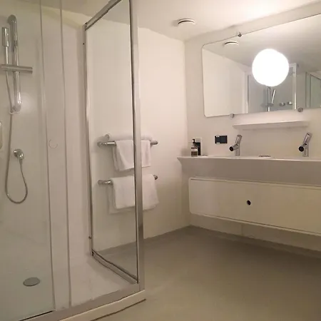 Urban Residences Aparthotel 4*