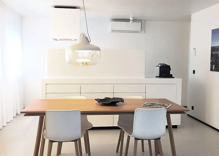 Urban Residences Aparthotel 4*