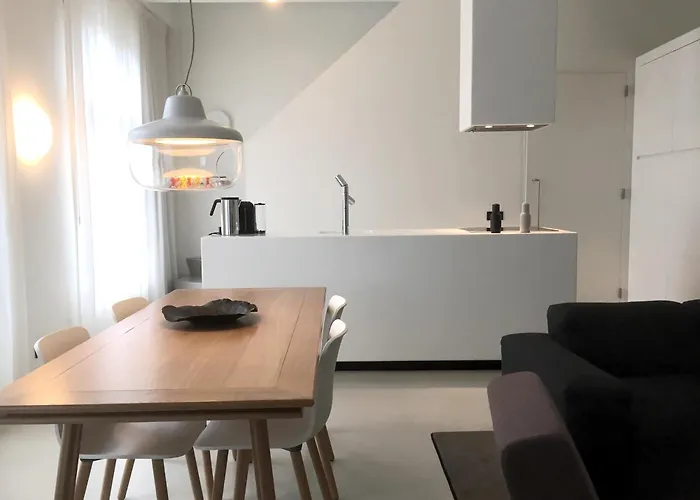 Apartahotel Urban Residences 4*