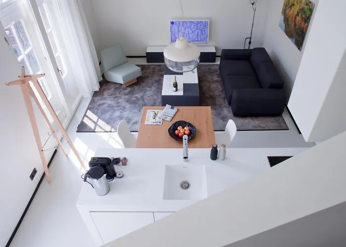 Urban Residences Aparthotel 4*