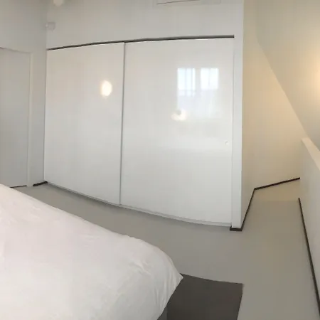 Urban Residences מלון דירות